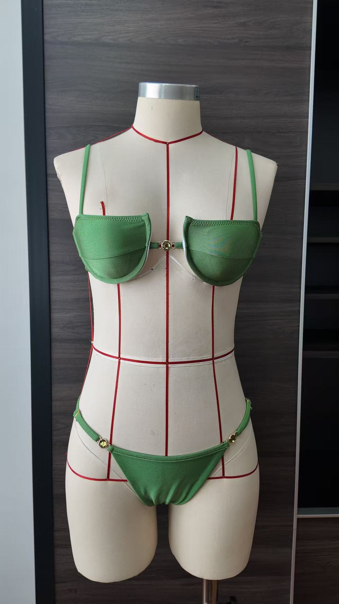 Solid Color Hard Cup Banded Bikini Women with Diamond Sexy Split Swimsuit